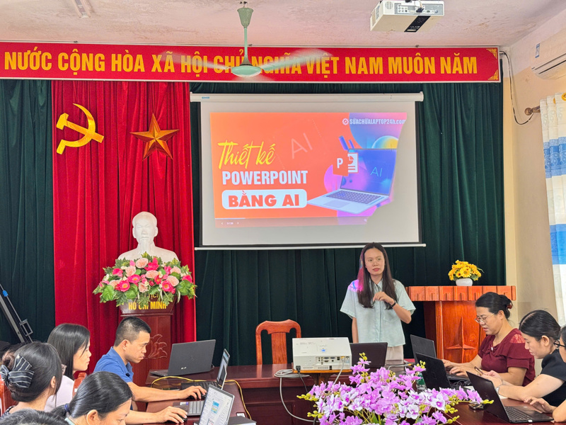 Tập huấn ứng dụng công nghệ thông tin, khai thác nền tảng số và trí tuệ nhân tạo