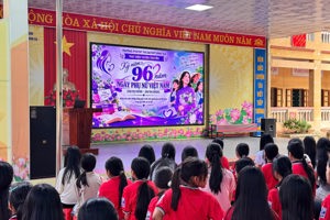 Thư viện tuyên truyền sách nhân Ngày thành lập Hội Liên hiệp Phụ nữ Việt Nam